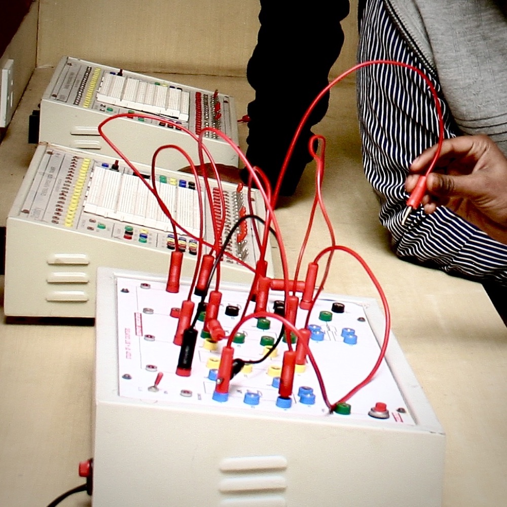 Inside a K-IIT laboratory