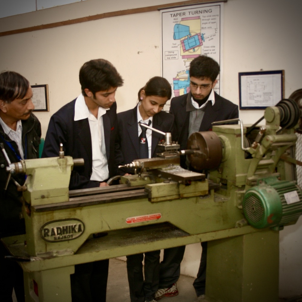 Inside a K-IIT laboratory
